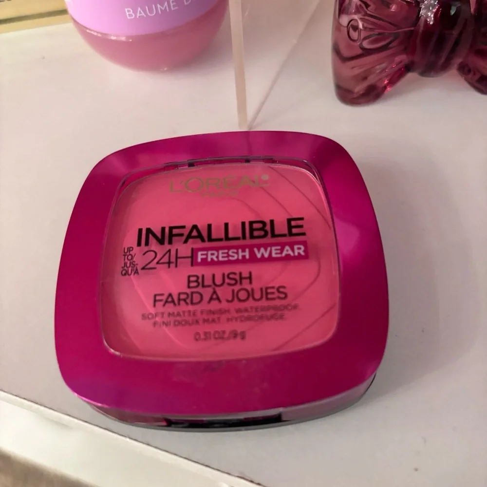 💝NEW Loreal blush Confident Pink💝